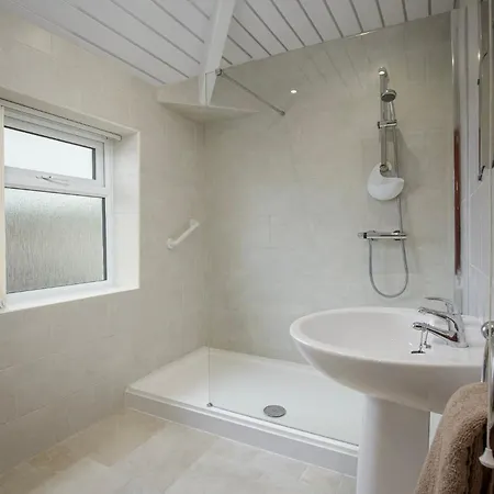 Arnside - Spacious 10-Bedroom Seaside Cottage Blackpool Exterior photo