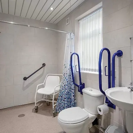 Arnside - Spacious 10-Bedroom Seaside Cottage Blackpool Exterior photo