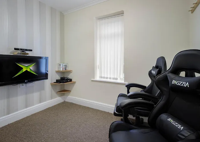 Arnside - Spacious 10-Bedroom Seaside Cottage